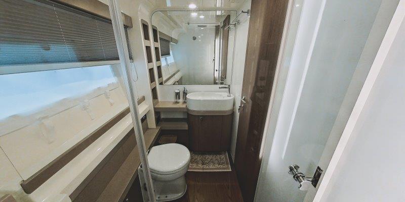 2017 FERRETTI YACHTS 550 